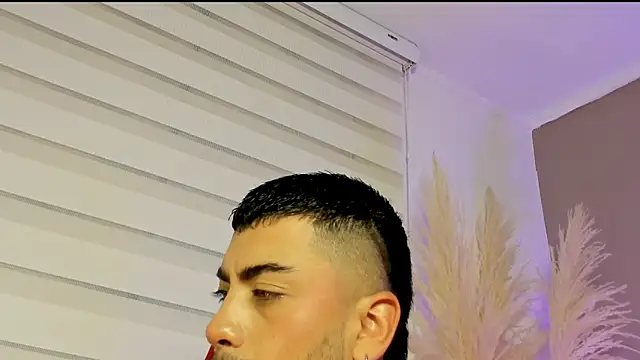 Snapshot of Alexander_Diazz chatting on 05.13.26 Alexander Diazz online show from 05.13.26