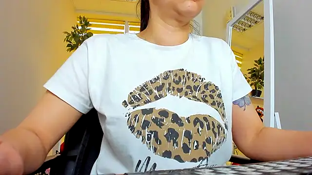 Snapshot of Tianniaa chatting on 05.07.26 Tianniaa online show from 05.07.26