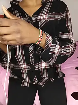 Snapshot of MsCutie chatting on 04.09.26 MsCutie online show from 04.09.26