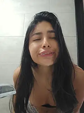 Snapshot of VioletRousee chatting on 06.23.26 VioletRousee online show from 06.23.26