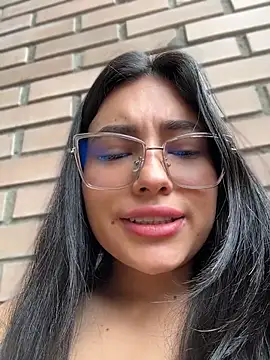 Snapshot of VioletRousee chatting on 06.24.26 VioletRousee online show from 06.24.26