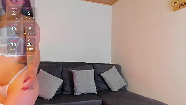 Snapshot of Elliee_e chatting on 05.25.26 Elliee e online show from 05.25.26