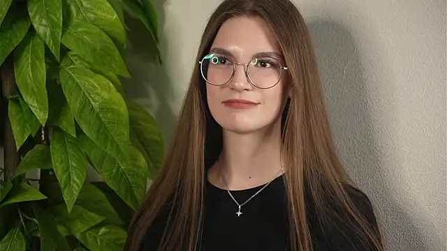 ToyaEssex online show from 04.10.26