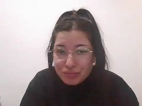 Snapshot of cherryxxox chatting on 04.27.26 cherryxxox online show from 04.27.26