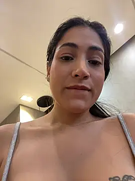 Hana-Parker online show from 05.04.26