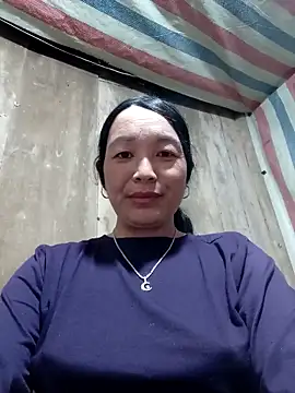 Snapshot of vanlucky2 chatting on 04.23.26 vanlucky2 online show from 04.23.26