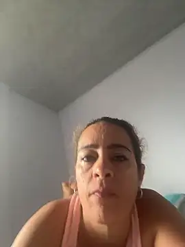 Snapshot of Natigoonzalez chatting on 04.23.26 Natigoonzalez online show from 04.23.26
