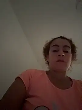 Snapshot of Natigoonzalez chatting on 04.29.26 Natigoonzalez online show from 04.29.26
