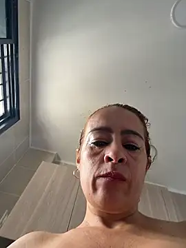 Snapshot of Natigoonzalez chatting on 05.23.26 Natigoonzalez online show from 05.23.26