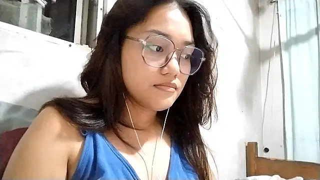 Snapshot of OliviaCarchi chatting on 05.16.26 OliviaCarchi online show from 05.16.26