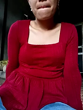 Snapshot of mia0033 chatting on 04.28.26 mia0033 online show from 04.28.26