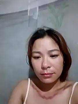 Snapshot of mia0033 chatting on 05.15.26 mia0033 online show from 05.15.26