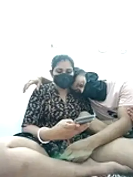 Snapshot of hornycouple096 chatting on 04.18.26 hornycouple096 online show from 04.18.26