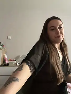 Snapshot of RiannaBrown chatting on 04.13.26 RiannaBrown online show from 04.13.26