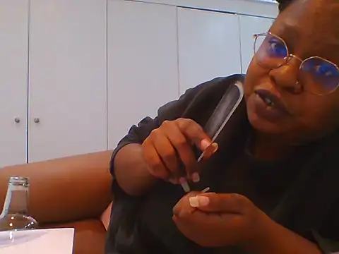 Snapshot of TwerkingTemptress chatting on 04.26.26 TwerkingTemptress online show from 04.26.26