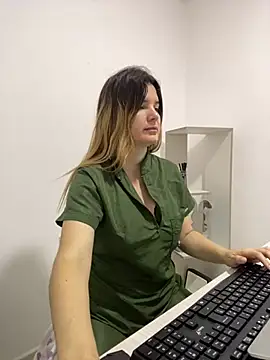 Snapshot of amelia_16 chatting on 05.20.26 amelia 16 online show from 05.20.26