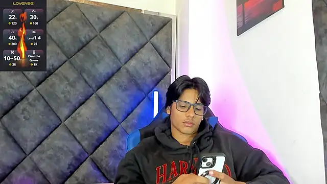 Snapshot of LiamKron chatting on 06.22.26 LiamKron online show from 06.22.26