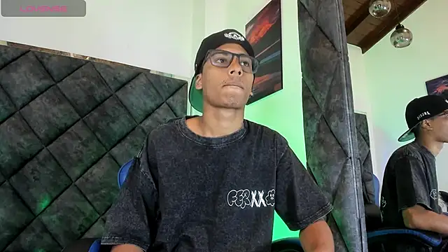 Snapshot of LiamKron chatting on 07.11.26 LiamKron online show from 07.11.26
