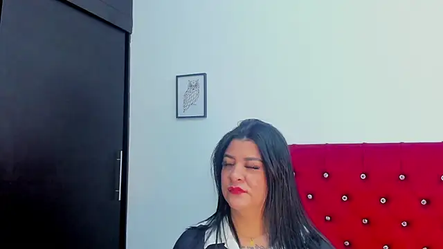 Snapshot of Katty_West chatting on 04.11.26 Katty West online show from 04.11.26