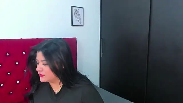Snapshot of Katty_West chatting on 04.13.26 Katty West online show from 04.13.26