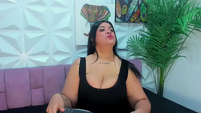 Snapshot of Katty_West chatting on 05.31.26 Katty West online show from 05.31.26