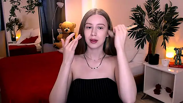 Snapshot of cheeky_chick chatting on 06.27.26 cheeky chick online show from 06.27.26