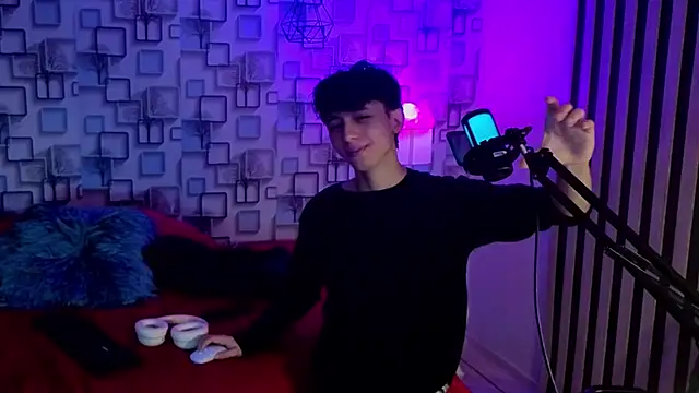 Snapshot of Twink_Sebas7 chatting on 06.20.26 Twink Sebas7 online show from 06.20.26