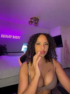 Snapshot of princessromyindy chatting on 04.14.26 princessromyindy online show from 04.14.26