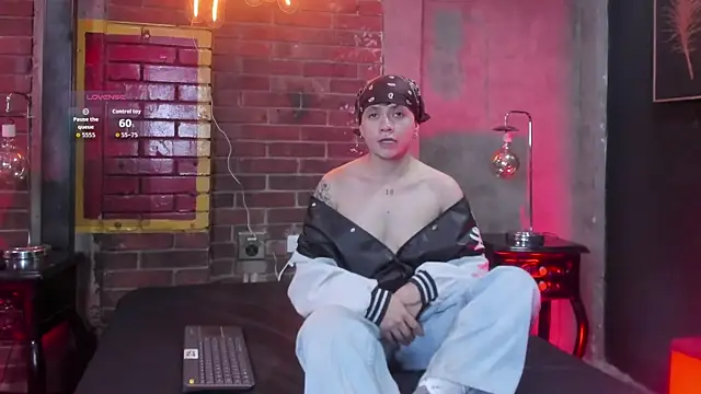 MissaelRossi online show from 04.10.26