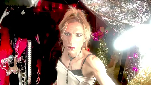 Snapshot of TgirlBrat chatting on 06.06.26 TgirlBrat online show from 06.06.26