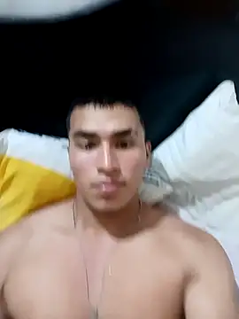 Snapshot of estivenhot chatting on 04.10.26 estivenhot online show from 04.10.26