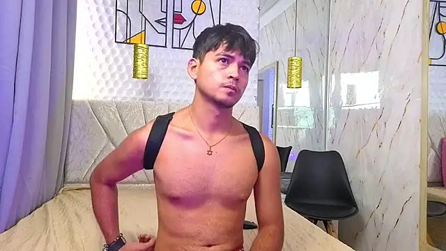 Snapshot of max_wine_ chatting on 04.09.26 max wine online show from 04.09.26