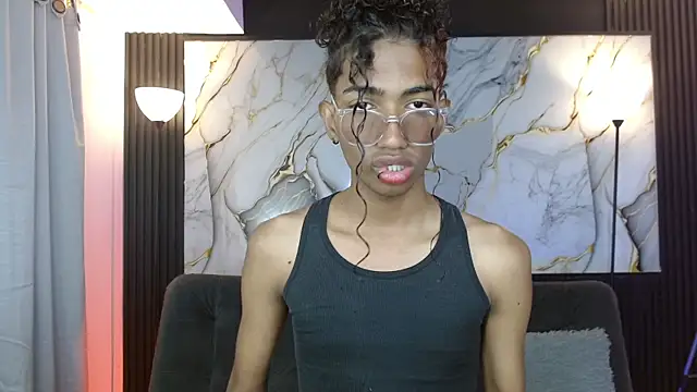 Snapshot of triiangel_latinboy chatting on 05.15.26 triiangel latinboy online show from 05.15.26