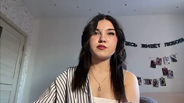 Snapshot of OtnimaRex chatting on 04.10.26 OtnimaRex online show from 04.10.26