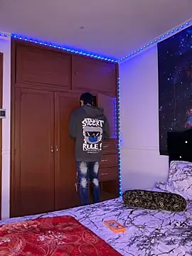 RoughDiamond  online show from 04.12.26