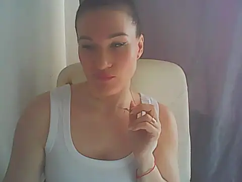 Snapshot of Helly_nanci chatting on 04.14.26 Helly nanci online show from 04.14.26