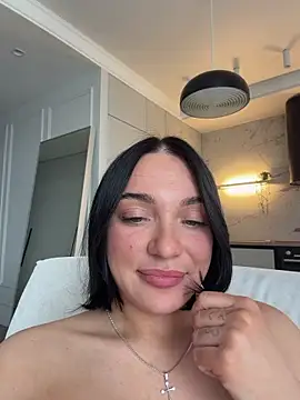 Snapshot of LucyHotty_ chatting on 04.14.26 LucyHotty online show from 04.14.26