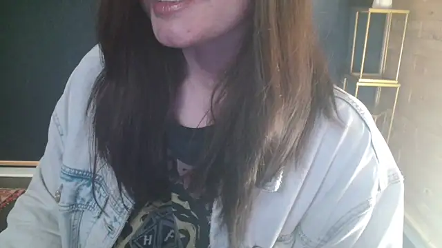 Snapshot of NicoleLove_ chatting on 04.21.26 NicoleLove online show from 04.21.26