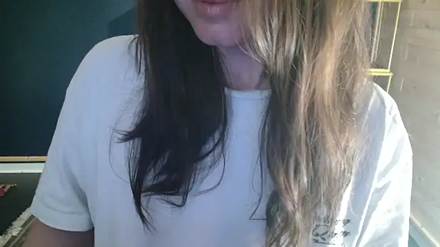 Snapshot of NicoleLove_ chatting on 05.30.26 NicoleLove online show from 05.30.26