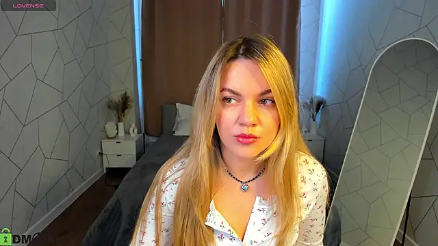 Jennifer Perezz online show from 04.23.26