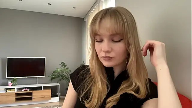 Snapshot of PlasaRima chatting on 06.15.26 PlasaRima online show from 06.15.26