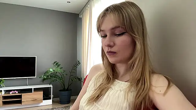 Snapshot of PlasaRima chatting on 06.18.26 PlasaRima online show from 06.18.26