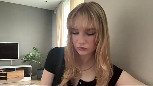 Snapshot of PlasaRima chatting on 06.18.26 PlasaRima online show from 06.18.26
