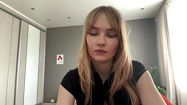 Snapshot of PlasaRima chatting on 06.25.26 PlasaRima online show from 06.25.26