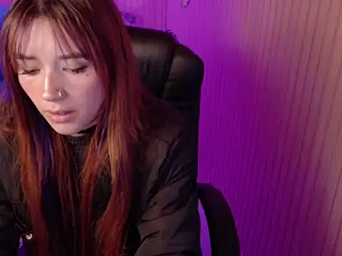Snapshot of Emily_Cherry_ chatting on 05.21.26 Emily Cherry online show from 05.21.26