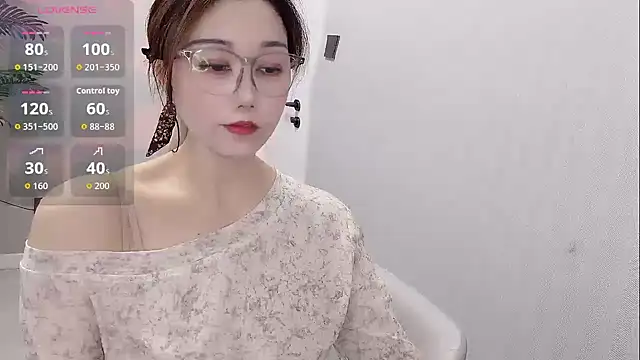 Snapshot of Yunxi- chatting on 07.05.26 Yunxi- online show from 07.05.26