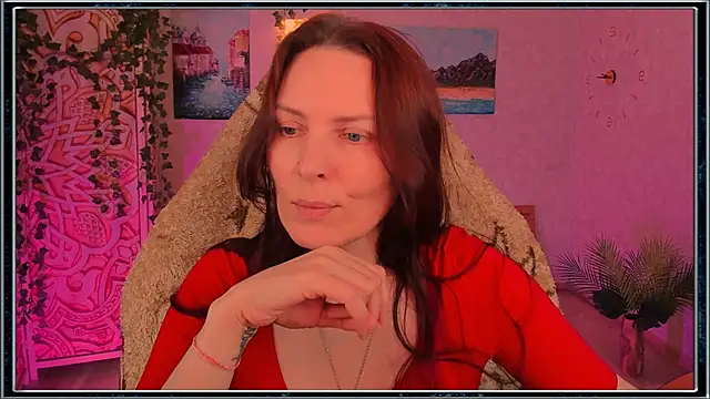 Snapshot of LanaRadiance chatting on 06.19.26 LanaRadiance online show from 06.19.26