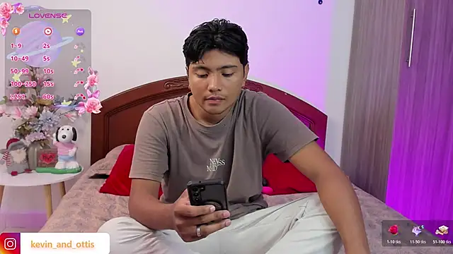 Snapshot of keyott chatting on 06.21.26 keyott online show from 06.21.26