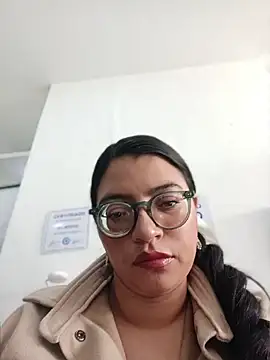 Snapshot of SOFI__10 chatting on 06.29.26 SOFI 10 online show from 06.29.26
