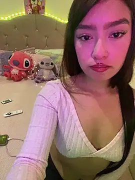 Snapshot of Miakittyyy chatting on 04.23.26 Miakittyyy online show from 04.23.26